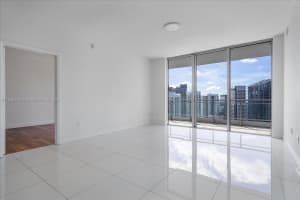90 SW 3rd St APT 4101, Miami, FL 33130, Sold 10/25/22