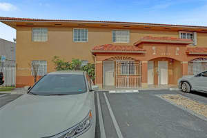 2589 W 76th St APT 106, Hialeah, FL 33016, Sold 02/06/23