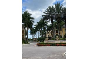 16100 Emerald Estates Dr APT 290, Weston, FL 33331, Sold 08/05/22