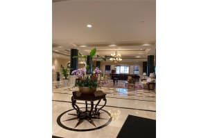 16100 Emerald Estates Dr APT 290, Weston, FL 33331, Sold 08/05/22