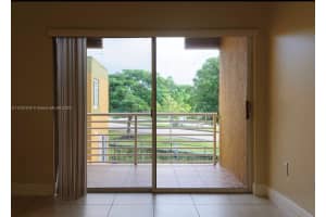 9711 Fontainebleau Blvd D208, Miami, FL 33172, Sold 08/16/22