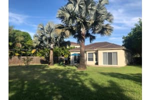 562 NE 20th Ave, Homestead, FL 33033, Sold 08/22/22