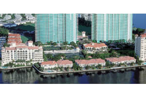 20165 NE 39th Pl APT 401, Aventura, FL 33180, Sold 11/09/22