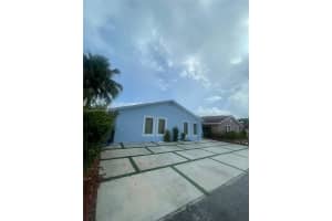 11431 SW 33rd Ln, Miami, FL 33165, Sold 04/28/23