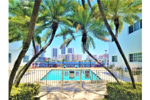 462 Golden Isles Dr APT 203, Hallandale Beach, FL 33009, Sold 08/25/22