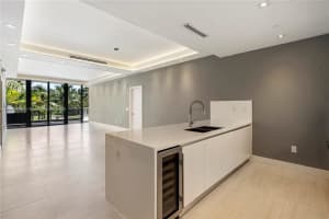 801 South Pointe Dr APT 202, Miami Beach, FL 33139, Sold 01/13/23