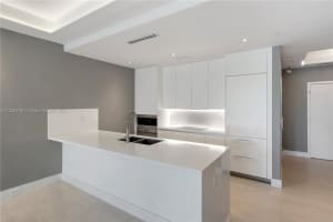 801 South Pointe Dr APT 202, Miami Beach, FL 33139, Sold 01/13/23