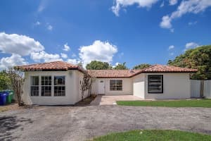 5730 NW 199th St, Hialeah, FL 33015, Sold 12/14/22