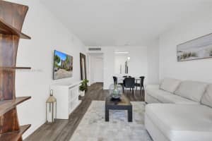 3101 N Country Club Dr APT 506, Aventura, FL 33180, Sold 09/27/22