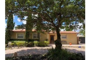 17430 NW 82nd Ave, Hialeah, FL 33015, Sold 10/21/22