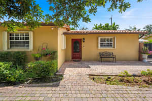 17430 NW 82nd Ave, Hialeah, FL 33015, Sold 10/21/22