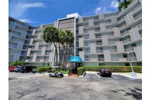 3401 N Country Club Dr APT 206, Aventura, FL 33180, Sold 08/19/22