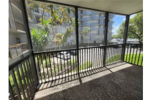 3401 N Country Club Dr APT 206, Aventura, FL 33180, Sold 08/19/22