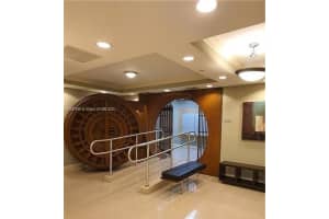 111 E Flagler St Apt 302, Miami, FL 33131, Sold 10/05/22