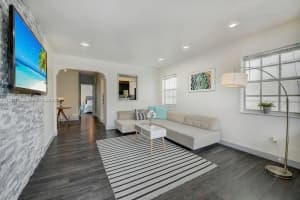 717 Española Way APT 212, Miami Beach, FL 33139, Sold 09/30/22