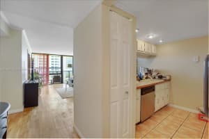 600 NE 36th St APT 1007, Miami, FL 33137, Sold 11/30/22