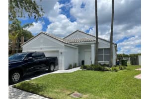 951 Falling Water Rd, Weston, FL 33326, Sold 11/26/22