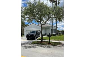 951 Falling Water Rd, Weston, FL 33326, Sold 11/26/22