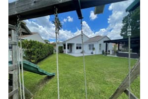 951 Falling Water Rd, Weston, FL 33326, Sold 11/26/22