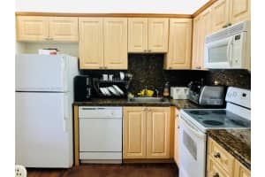 18071 Biscayne Blvd APT 1503, Aventura, FL 33160, Sold 11/10/22