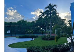 9460 Fontainebleau Blvd APT 124, Miami, FL 33172, Sold 08/25/22
