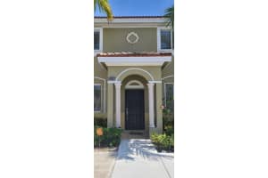 2336 SE 10th St, Homestead, FL 33035, Sold 09/28/22