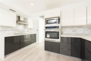 5660 Collins Ave #17a, Miami Beach, FL 33140, Sold 11/30/22