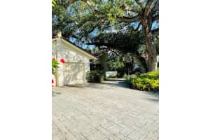 20100 NE 22nd Ave, Miami, FL 33180, Sold 07/15/22