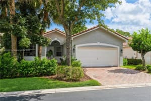7239 NW 23rd St, Pembroke Pines, FL 33024, Sold 09/12/22