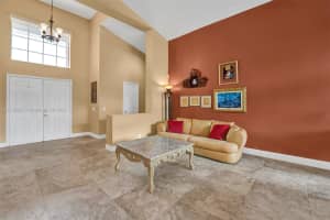 307 Lake Crest Ct, Weston, FL 33326, Sold 09/23/22