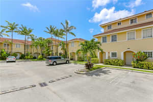 2054 NE 167th St # 3-122, North Miami Beach, FL 33162, Sold 09/01/22