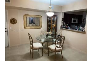 9300 Fontainebleau Blvd E309, Miami, FL 33172, Sold 08/24/22