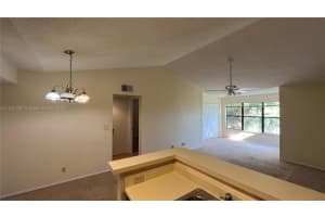 2846 S University Dr APT 4306, Davie, FL 33328, Sold 08/19/22