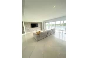 879 NE 195th St APT 328, Miami, FL 33179, Sold 09/19/22