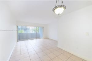 9355 Fontainebleau Blvd APT C202, Miami, FL 33172, Sold 08/12/22