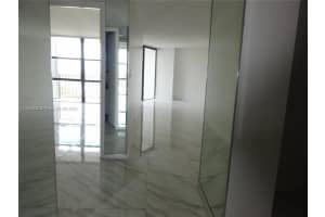 1000 Parkview Dr APT 811, Hallandale Beach, FL 33009, Sold 11/07/22