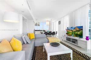 92 SW 3rd St APT 3810, Miami, FL 33130, Sold 09/13/22