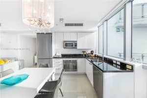 92 SW 3rd St APT 3810, Miami, FL 33130, Sold 09/13/22