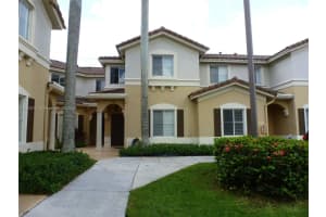 8830 W Flagler St APT 8, Miami, FL 33174, Sold 08/29/22