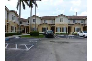 8830 W Flagler St APT 8, Miami, FL 33174, Sold 08/29/22