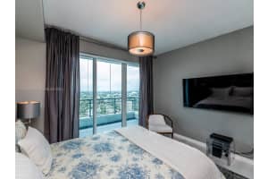 60 SW 13th St #3813, Miami, FL 33130, Sold 08/19/22