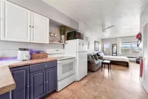 851 Meridian Ave APT 43, Miami Beach, FL 33139, Sold 09/19/22
