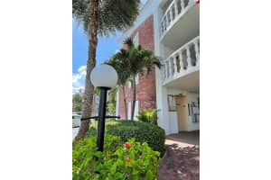 465 Paradise Isle Blvd APT 105, Hallandale Beach, FL 33009, Sold 09/09/22