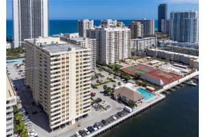1833 S Ocean Dr APT 401, Hallandale Beach, FL 33009, Sold 11/01/22