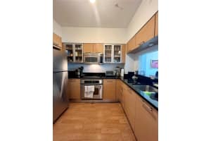 31 SE 5th St APT 201, Miami, FL 33131, Sold 09/29/22