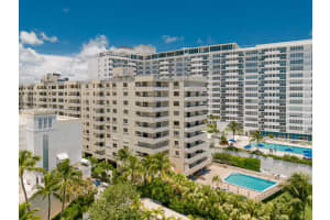 1621 Collins Ave PH 1008, Miami Beach, FL 33139, Sold 03/28/23
