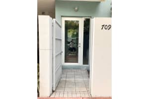 709 2nd St #5, Miami Beach, FL 33139, Sold 09/28/22