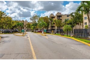 8373 Lake Dr APT 402, Doral, FL 33166, Sold 09/30/22