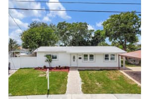17120 NW 86th Ave, Hialeah, FL 33015, Sold 09/30/22