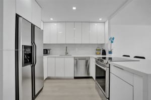 200 Leslie Dr APT 917, Hallandale Beach, FL 33009, Sold 10/07/22